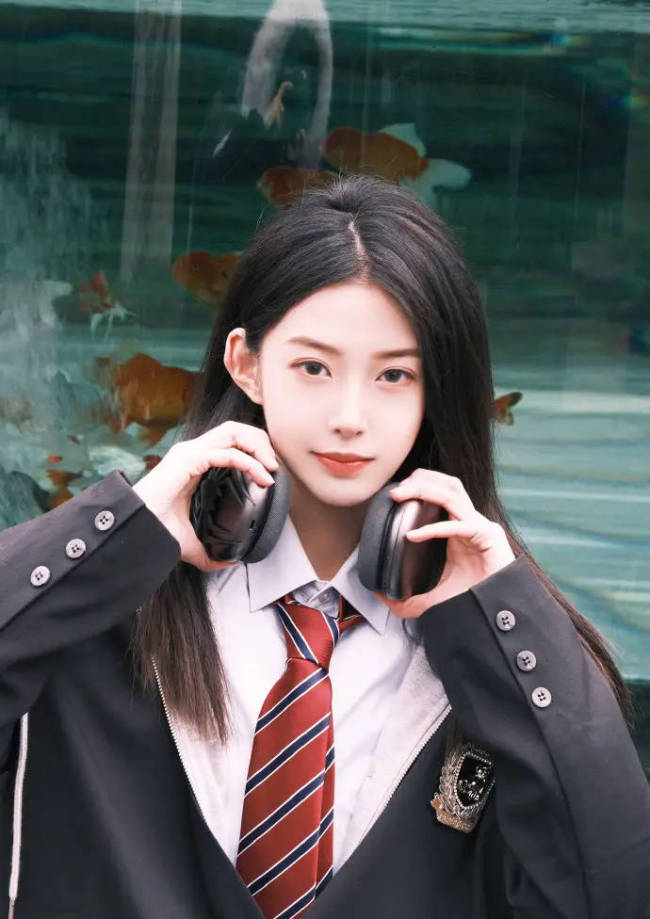 办公室恋情?SNH沈小爱称芦馨怡精神出轨队友王语晨
