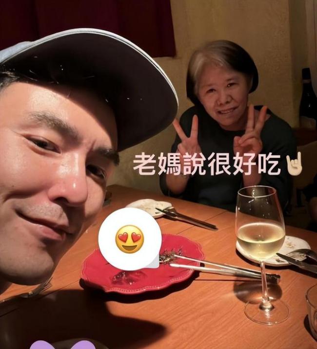 阮经天妈妈因病离世 母子最后同框合影照公开