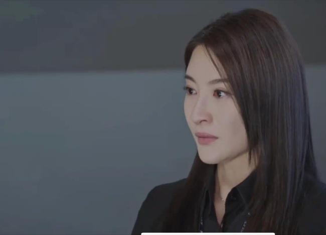 TVB视后出席婚礼大晒傲人身材 与老公同框似父女？