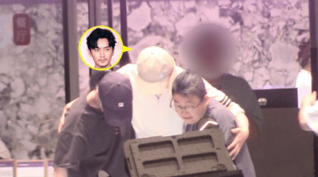 陈晓醉酒后被搀扶走路 疑似与陈妍希婚变有关