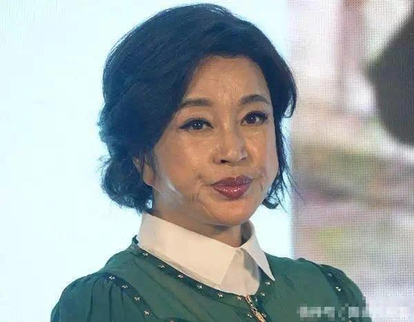 抢演少女、拒签合同？73岁刘晓庆霸气发文回怼网友