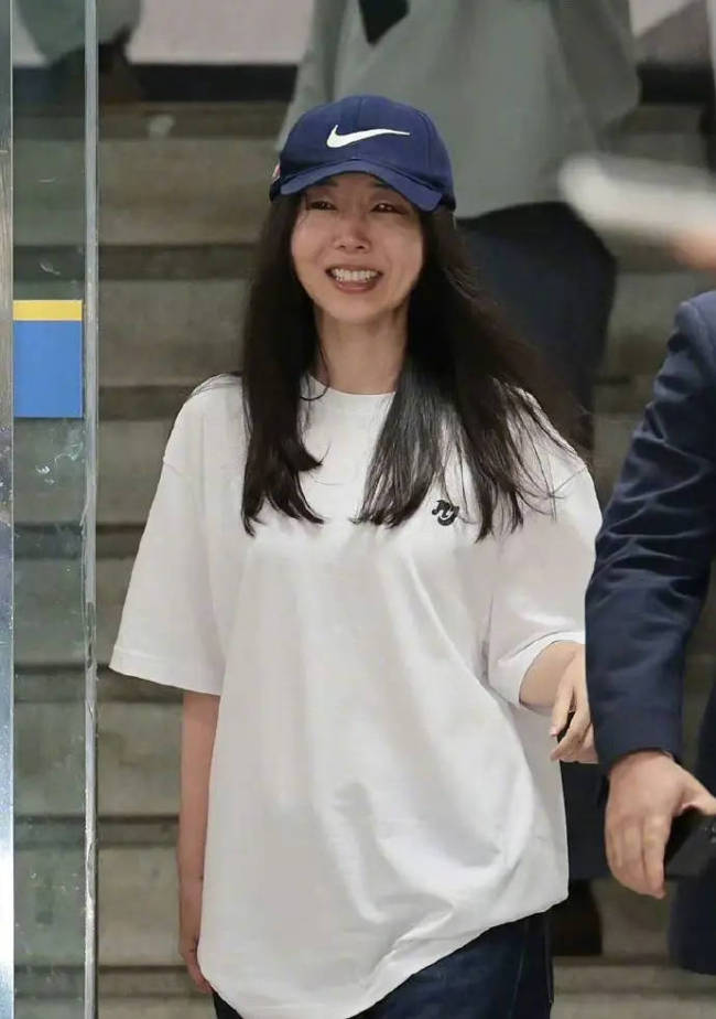 Ador性骚扰事件当事人起诉闵熙珍 发长文回应驳斥