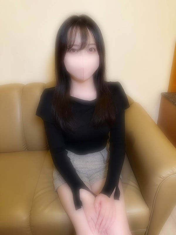 解密！那位不给糖就玩你的蛋、在无码片商加勒比初登场的小恶魔「冨㭴美绪」是？ …