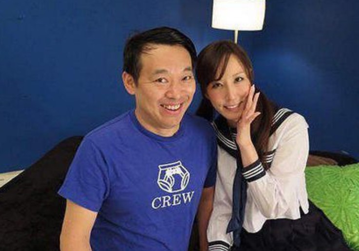 超「变态恶男」吉村卓又赢了！新人女演员被舔后见证：这人太搞笑