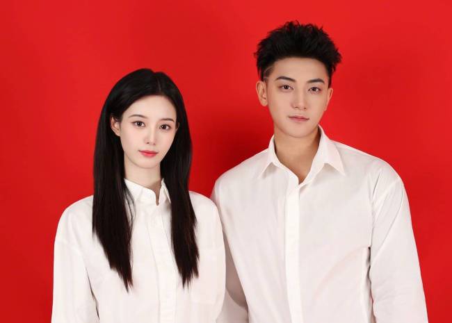黄子韬晒聊天记录曝光给老婆徐艺洋备注