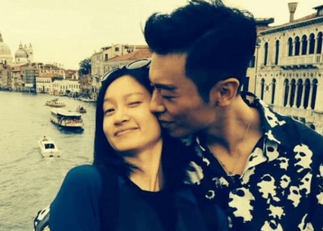 网传朱亚文沈佳妮离婚 男方工作人员回应：没离！