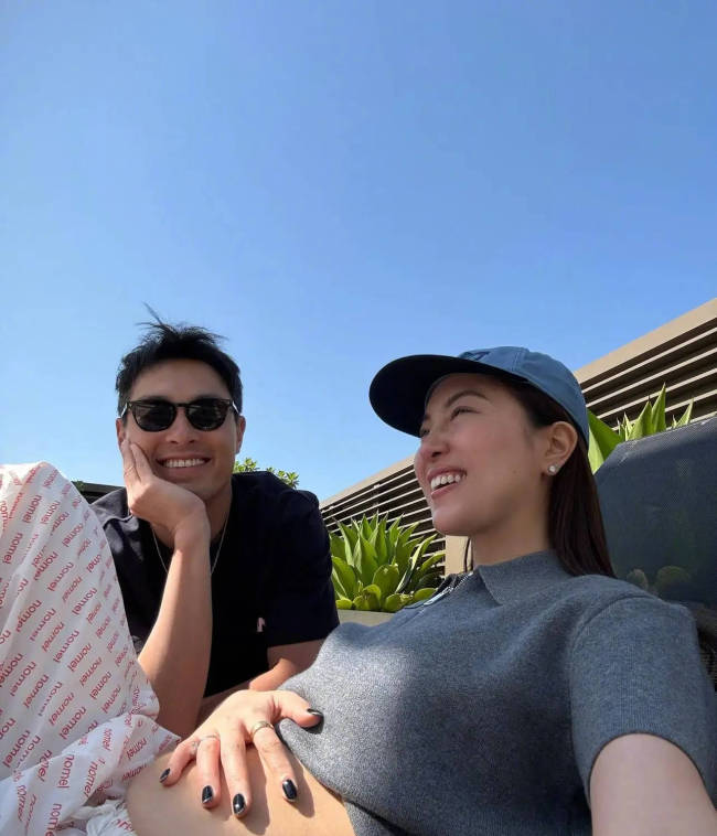 杨祐宁老婆王咏颖官宣三胎 两人亲密贴贴笑容幸福