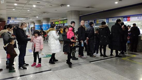 安徽一医院儿科医护人员因待遇低联名要求转岗