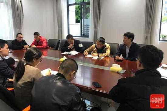 这地党委班子13人集体违纪违法 开会研究怎么收回扣
