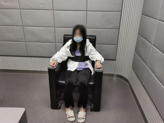 美女主播网约车上做丢人事被抓：千万别让粉丝知道