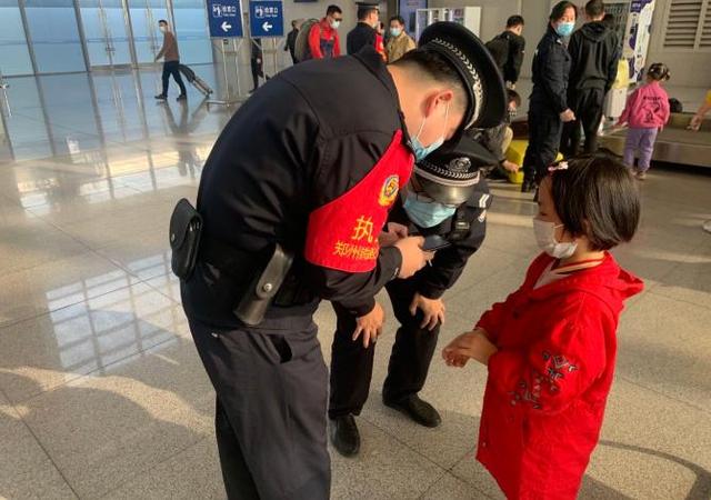 6岁萌娃高铁站“丢了”爸爸，上演“教科书”式报警求助