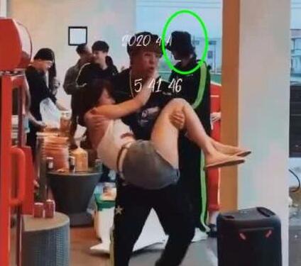 罗志祥举行多人运动或涉嫌违法?多人运动是聚众淫乱吗?
