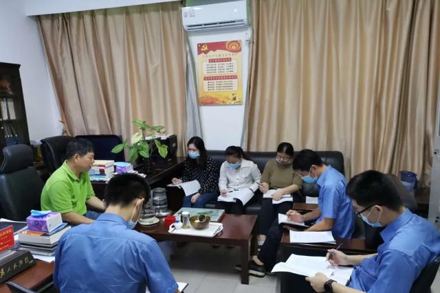 海南药品检验所所长任期独揽药品签发权 受贿378万