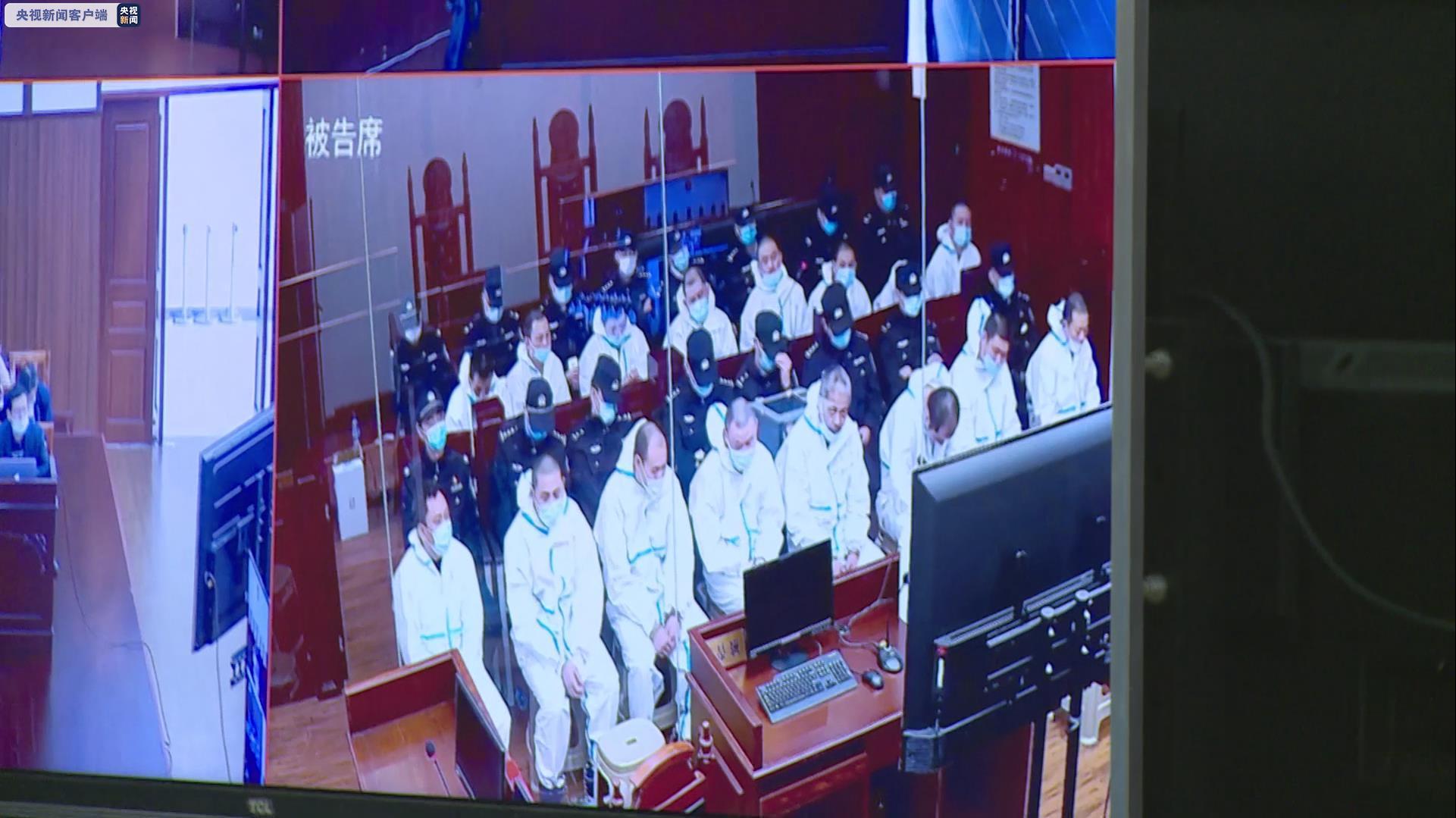 假冒军警黑吃黑抢劫走私油船 16人被起诉!