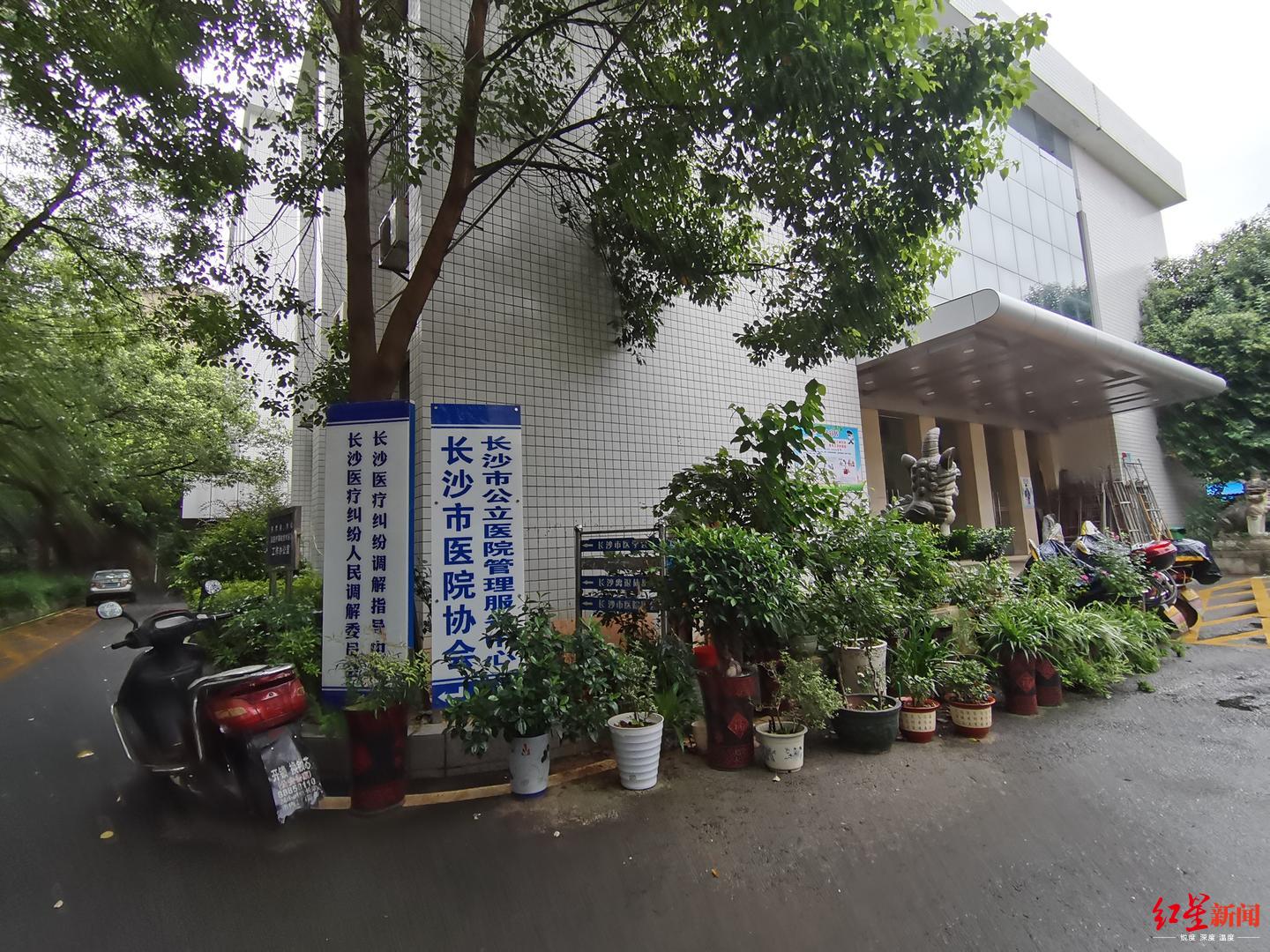 26岁男子拔智齿流血多日后离世 家属提出赔偿60万