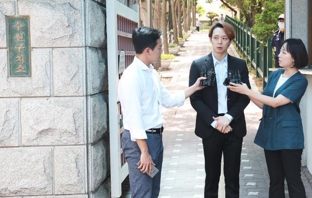 黄荷娜将面临两年刑期 前男友朴有天已经被韩国电视台封杀