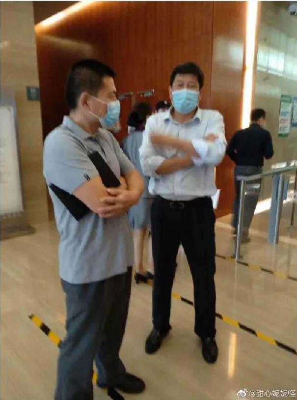 27岁银行女员工实名举报不堪精神虐待怒剪监控,母亲质问:领导心态正常点,摄录是看上我女儿了还是怎么着