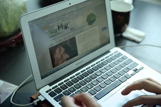 男子96000元卖掉亲生儿女 媒体:不配为人父!