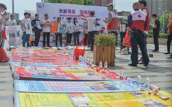 男子96000元卖掉亲生儿女 媒体:不配为人父!