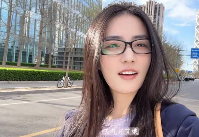 徐璐分享独处时光vlog 素颜出镜大方又自信