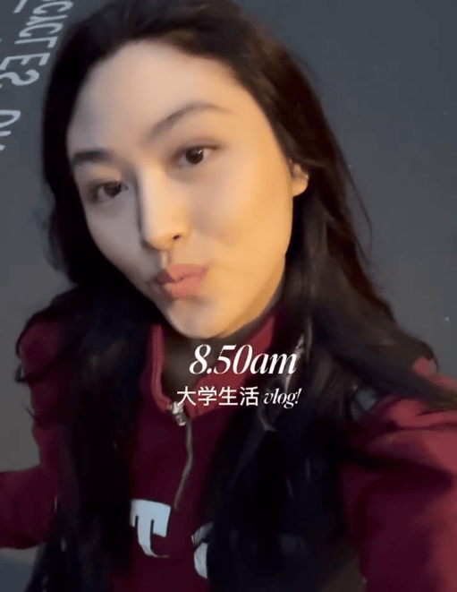 任达华21岁女儿分享留学生活 深夜11点半仍在看书