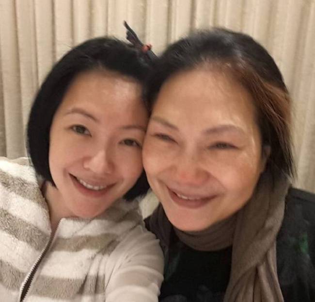 曝小S已搬家和妈妈同住！想要好好陪伴照顾妈妈