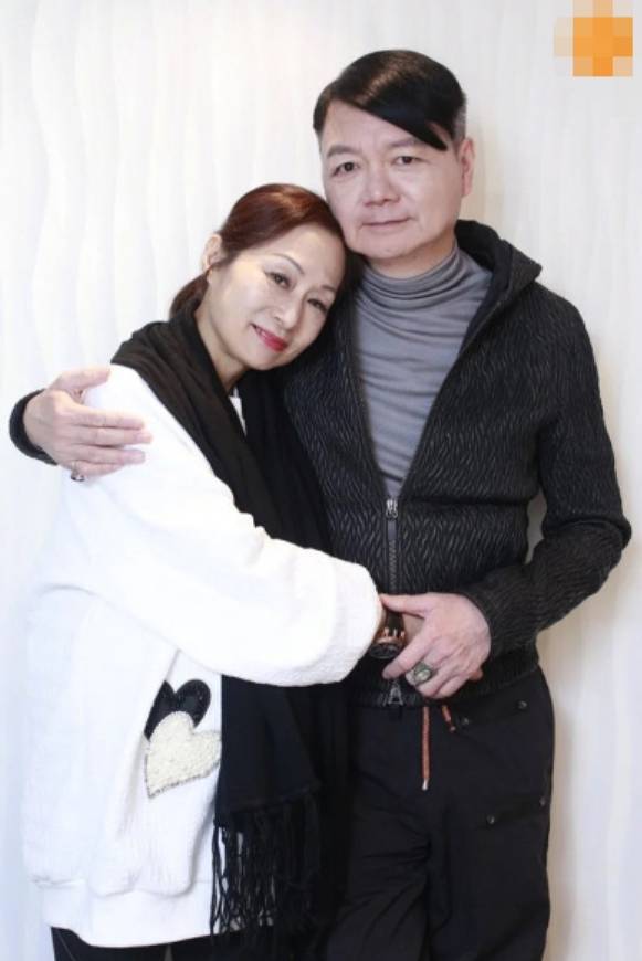 艾威回应妻子因病去世！透露陈美玲遗愿并感谢大家