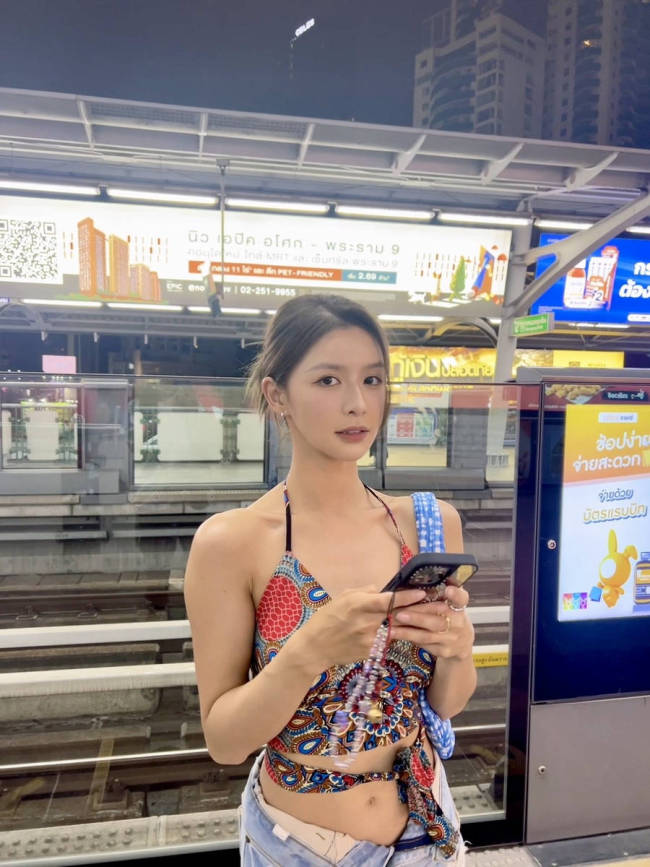 蔡卓宜回应拍性感照不扣裤子质疑：喜欢所以别管我