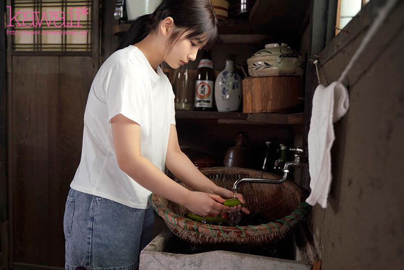 受到爷爷作品启蒙！丰满「剑道少女」从乡下跑来东京...沈溺拍片了