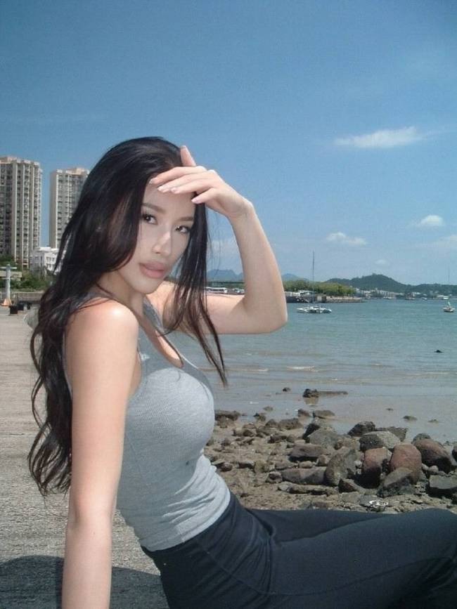 郭珮文晒登山照！秒变运动系美女香汗淋漓身材火辣