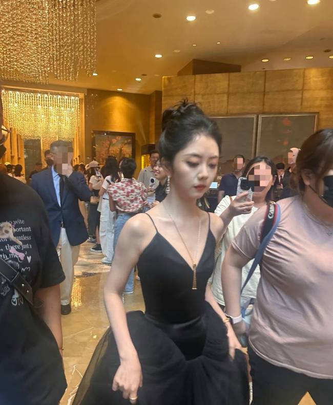 谭松韵晒美照回应暴瘦传闻：接下来行程发呆吃美食