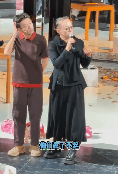 宋丹丹泪洒张一山话剧表演现场：他是我的骄傲