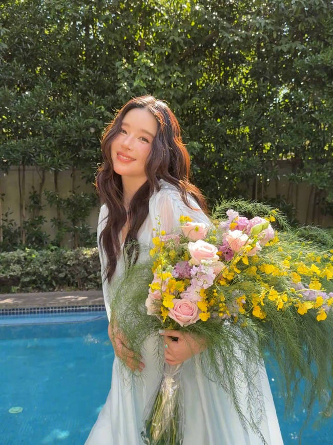 阚清子挺孕肚产检疑似临盆在即!老公全程贴心陪护