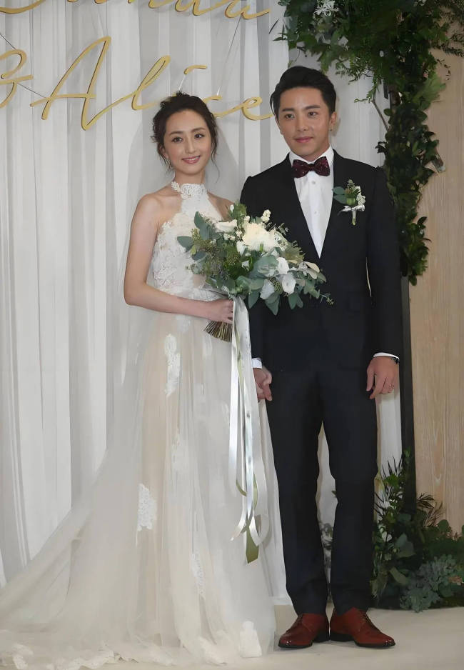 柯佳嬿回应老公谢坤达承认逃兵役后近况：他在反省