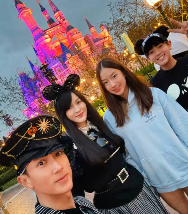 吴尊称不担心女儿谈恋爱:有男友会请来家吃饭了解