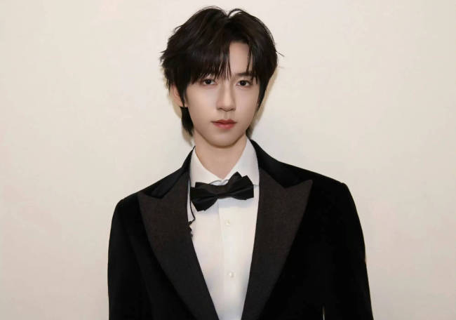 主持人庞铮发文对贺峻霖道歉:会好好沉淀