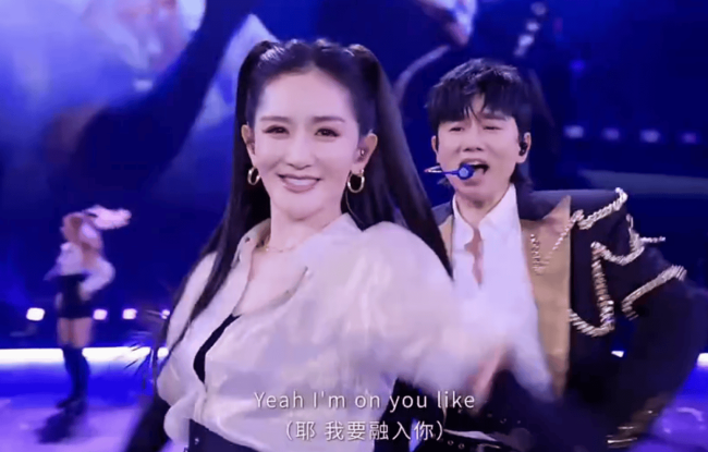 跨年晚会李维嘉哭了!谢娜回应:这份想念超戳心