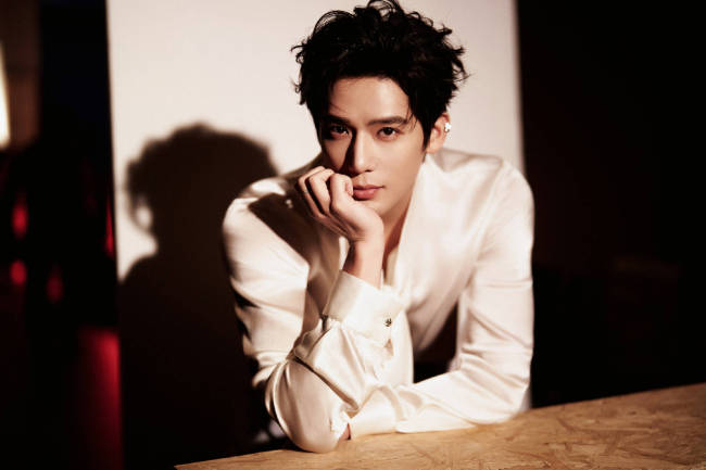 王安宇关晓彤双双辟谣恋情:此类传闻均为不实信息