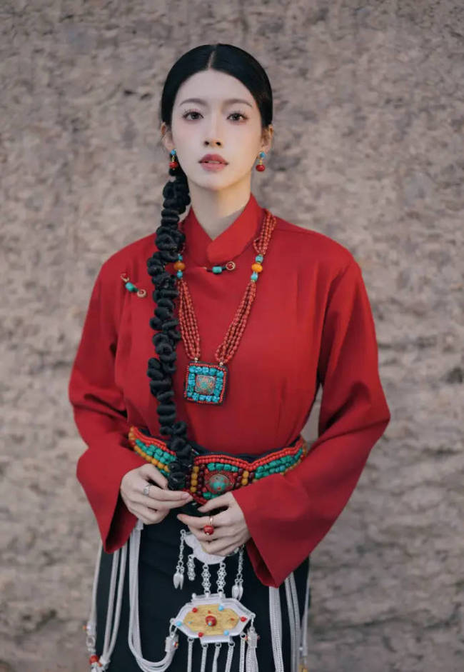 蔡思贝官宣离开TVB:十三年旅程圆满修毕
